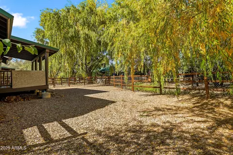 Exterior - 2348 S Buffalo Loop, Overgaard, AZ 85933 photo 10 of 11