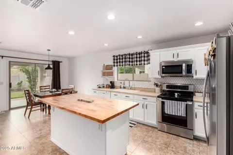 Kitchen - 3587 E Trigger Way, Gilbert, AZ 85297 photo 2 of 2