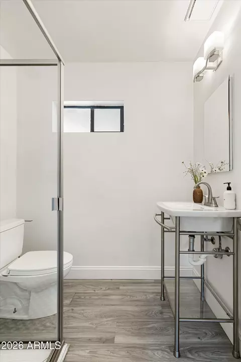 Bath - 4138 N 18th Ave, Phoenix, AZ 85015 photo 1 of 3