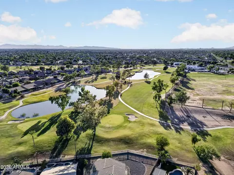 View/Area - 954 E Devon Dr, Gilbert, AZ 85296 photo 9 of 10