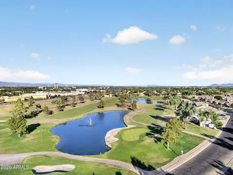 View/Area - 954 E Devon Dr, Gilbert, AZ 85296 photo 3 of 10