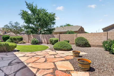 Exterior - 954 E Devon Dr, Gilbert, AZ 85296 photo 4 of 11