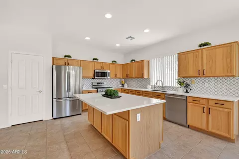Kitchen - 954 E Devon Dr, Gilbert, AZ 85296 photo 1 of 6