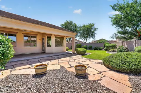 Exterior - 954 E Devon Dr, Gilbert, AZ 85296 photo 3 of 11