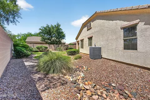 Exterior - 954 E Devon Dr, Gilbert, AZ 85296 photo 9 of 11