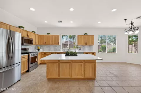 Kitchen - 954 E Devon Dr, Gilbert, AZ 85296 photo 3 of 6