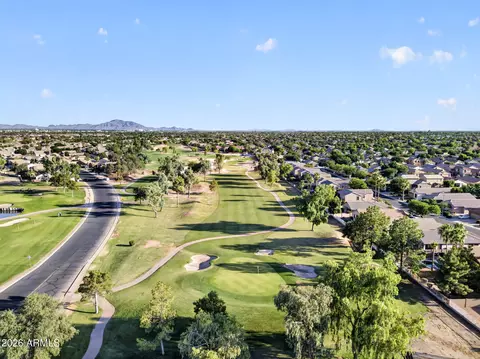 View/Area - 954 E Devon Dr, Gilbert, AZ 85296 photo 5 of 10