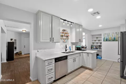 Kitchen - 1749 E Medlock Dr, Phoenix, AZ 85016 photo 1 of 3