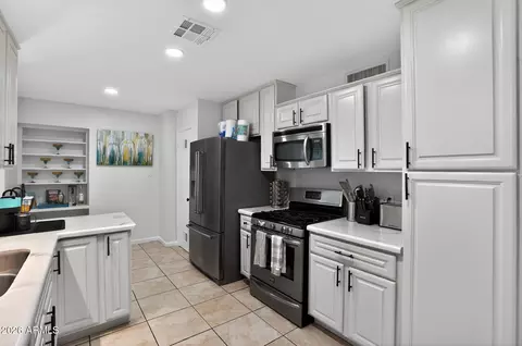 Kitchen - 1749 E Medlock Dr, Phoenix, AZ 85016 photo 3 of 3