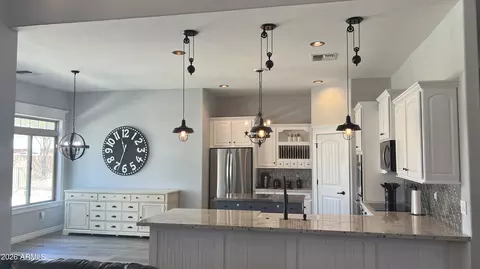 2616 W Canyon Rd, Phoenix, AZ 85086