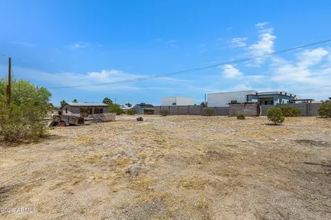 Exterior - 2241 E Desert Ln, Phoenix, AZ 85042 photo 9 of 9