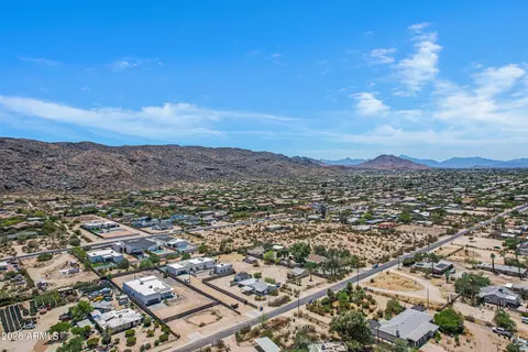View/Area - 2241 E Desert Ln, Phoenix, AZ 85042 photo 11 of 12