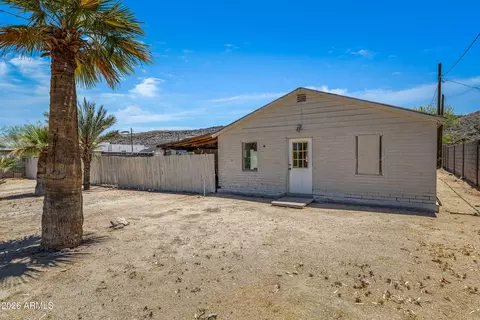 Exterior - 2241 E Desert Ln, Phoenix, AZ 85042 photo 2 of 9