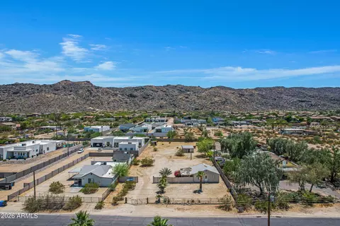 View/Area - 2241 E Desert Ln, Phoenix, AZ 85042 photo 3 of 12