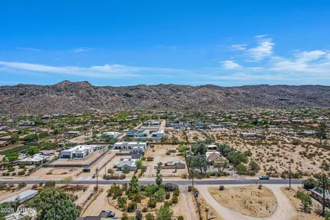 View/Area - 2241 E Desert Ln, Phoenix, AZ 85042 photo 12 of 12