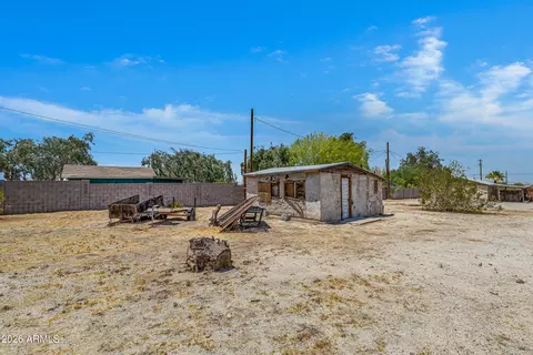 Exterior - 2241 E Desert Ln, Phoenix, AZ 85042 photo 5 of 9