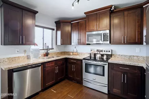 Kitchen - 2732 E Roeser Rd, Phoenix, AZ 85040 photo 3 of 4