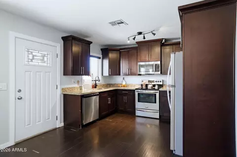 Kitchen - 2732 E Roeser Rd, Phoenix, AZ 85040 photo 1 of 4