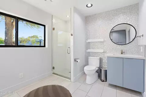 Bath - 4417 E Mountain View Rd, Phoenix, AZ 85028 photo 4 of 5