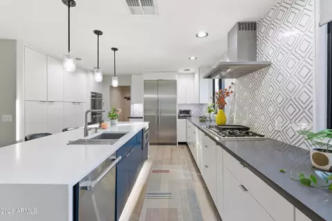 Kitchen - 4417 E Mountain View Rd, Phoenix, AZ 85028 photo 2 of 3