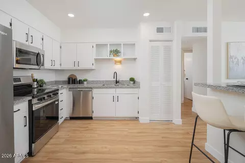 Kitchen - 720 S Dobson Rd #85, Mesa, AZ 85202 photo 3 of 3