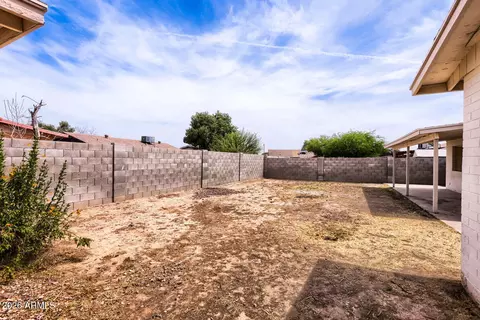 Exterior - 3243 N 77th Dr, Phoenix, AZ 85033 photo 4 of 5