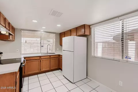 Kitchen - 3243 N 77th Dr, Phoenix, AZ 85033 photo 2 of 3