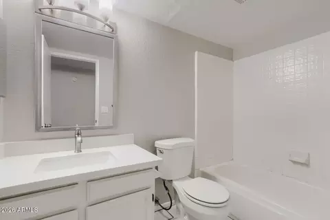 Bath - 3243 N 77th Dr, Phoenix, AZ 85033 photo 2 of 2