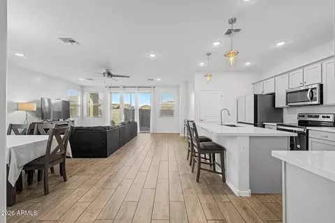 915 S 151st Ln, Goodyear, AZ 85338