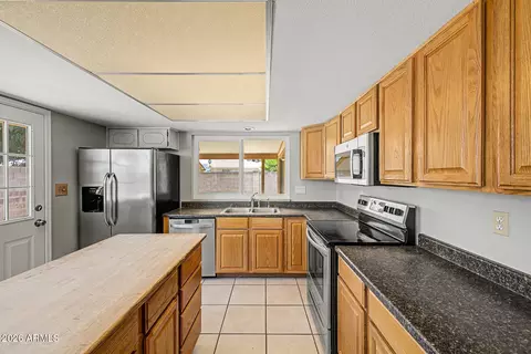 Kitchen - 3401 E Dahlia Dr, Phoenix, AZ 85032 photo 3 of 4
