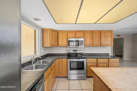 Kitchen - 3401 E Dahlia Dr, Phoenix, AZ 85032 photo 4 of 4