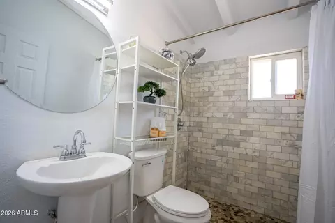 Bath - 1630 E Adams St, Phoenix, AZ 85034 photo 1 of 1