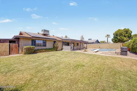 Exterior - 2403 E Del Rio Dr, Tempe, AZ 85282 photo 13 of 14