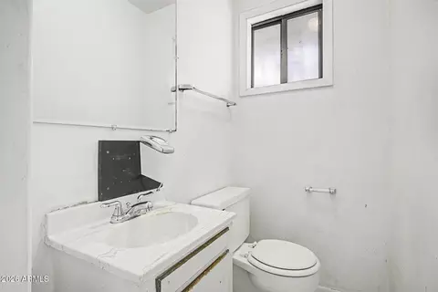 Bath - 2403 E Del Rio Dr, Tempe, AZ 85282 photo 1 of 5