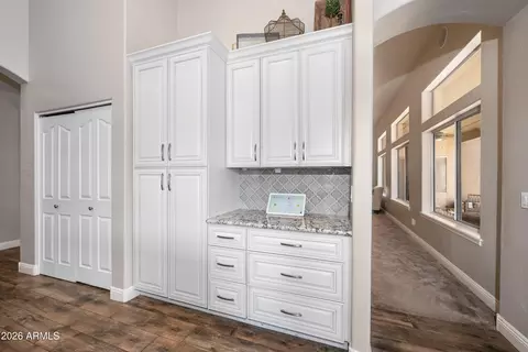 Entry Way - 370 S Equestrian Ct, Gilbert, AZ 85296 photo 4 of 5