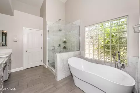 Bath - 370 S Equestrian Ct, Gilbert, AZ 85296 photo 1 of 7