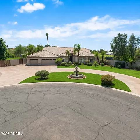 Exterior - 370 S Equestrian Ct, Gilbert, AZ 85296 photo 2 of 50