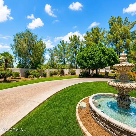 Exterior - 370 S Equestrian Ct, Gilbert, AZ 85296 photo 4 of 50