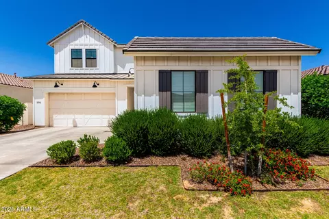 3914 W Serpentine Dr, Queen Creek, AZ 85142
