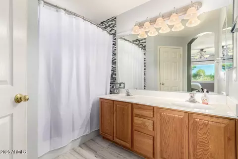Bath - 3800 E Woodside Way, Gilbert, AZ 85297 photo 2 of 4