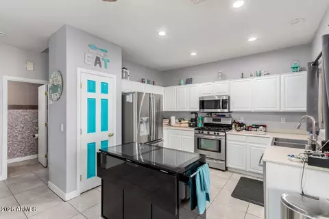Kitchen - 3800 E Woodside Way, Gilbert, AZ 85297 photo 2 of 3