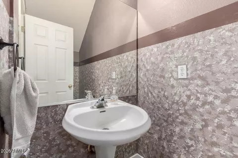 Bath - 3800 E Woodside Way, Gilbert, AZ 85297 photo 1 of 4
