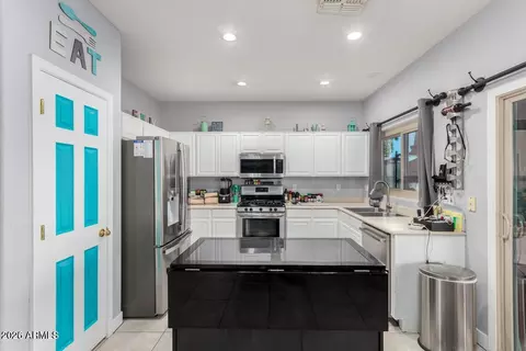Kitchen - 3800 E Woodside Way, Gilbert, AZ 85297 photo 1 of 3