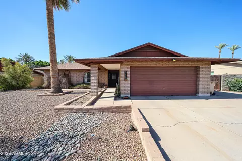 5126 W Mercer Ln, Glendale, AZ 85304