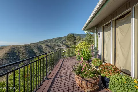 Exterior - 345 E Dundee Ave, Jerome, AZ 86331 photo 1 of 13
