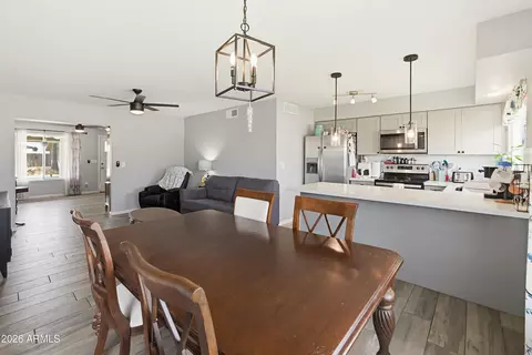 Dining - 2520 E Libby St, Phoenix, AZ 85032 photo 2 of 4