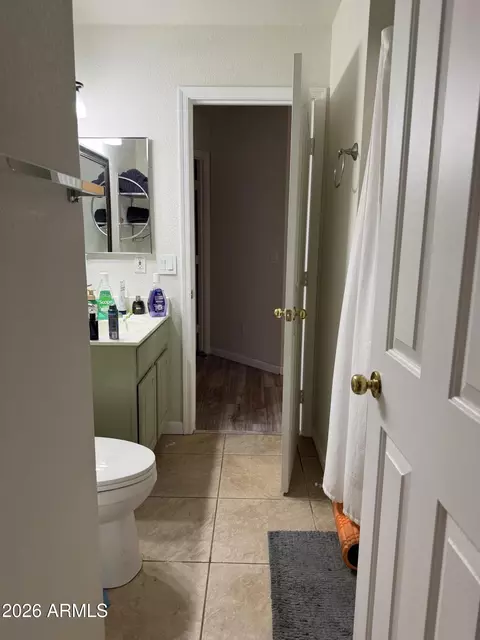 Bath - 1117 E Gwen St, Phoenix, AZ 85042 photo 1 of 1