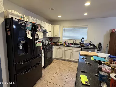 Kitchen - 1117 E Gwen St, Phoenix, AZ 85042 photo 2 of 3