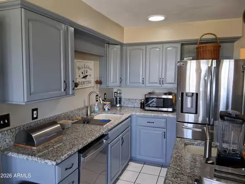 Kitchen - 4510 E Wickersham Rd, Hereford, AZ 85615 photo 6 of 7