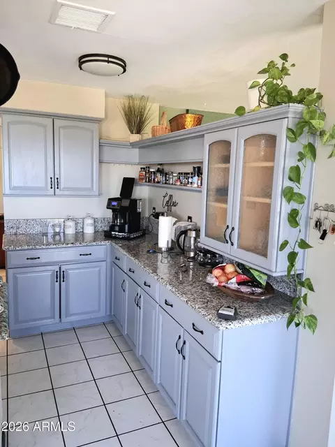 Kitchen - 4510 E Wickersham Rd, Hereford, AZ 85615 photo 5 of 7